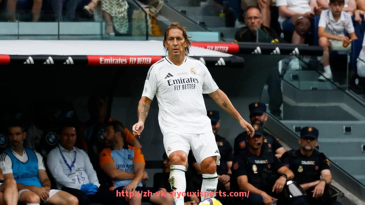 爱游戏体育官网-2024年NBA裁判培训标准进一步严格化提升职业素养 爱游戏体育官网-2024年NBA裁判培训标准进一步严格化提升职业素养