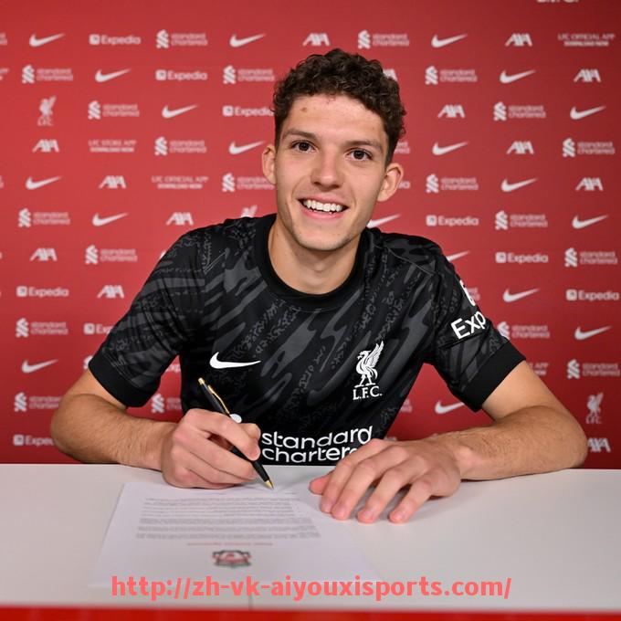 爱游戏体育官网-韩国足球运动员在英超效力的球队及其表现分析 爱游戏体育官网-韩国足球运动员在英超效力的球队及其表现分析